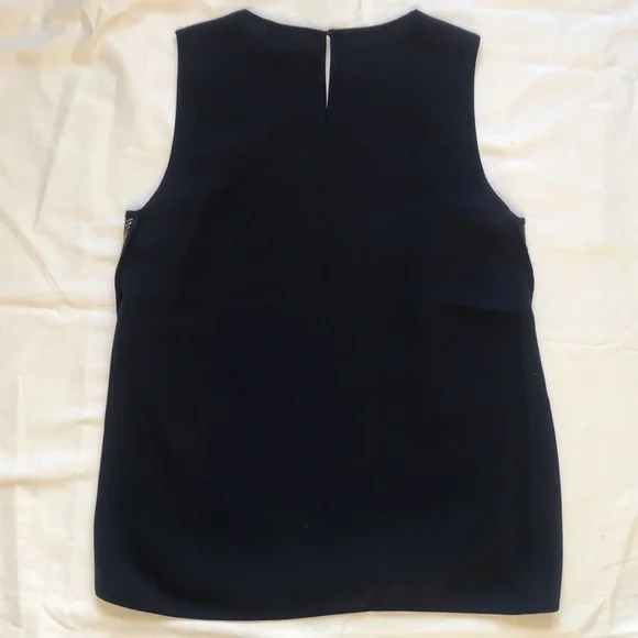 🌟 J. Crew Party Blouse, navy and gold chevron, size 2 - Picture 6 of 7